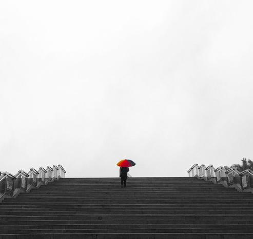 女人总是怕你离开她,为什么我们会害怕亲人离我们而去