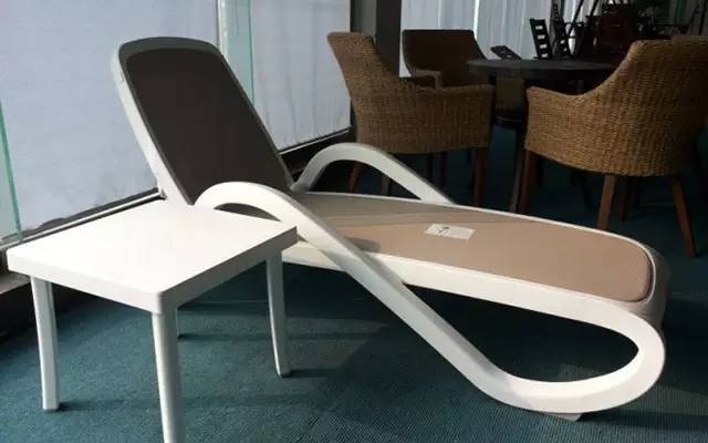 沙滩椅可以躺,海滩椅和桌好收纳