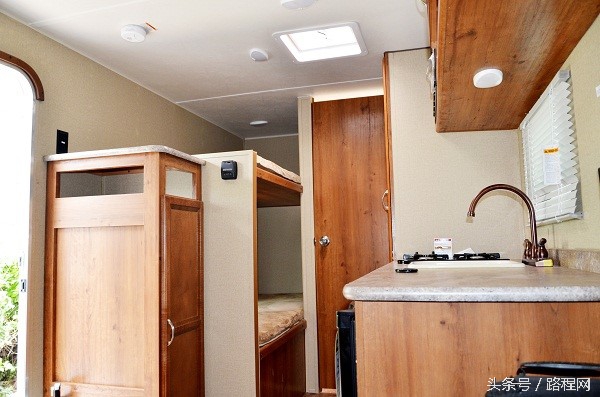 捷途旅行者可以拖挂的房车,牧牛笛极途升顶拖挂房车