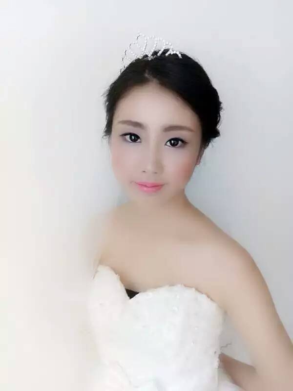 新娘发型怎么搭好看,凌乱发型新娘怎么搭配头饰