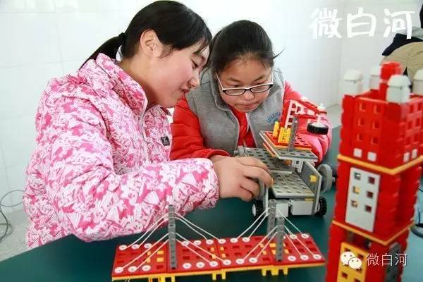 陕西白河县高级中学,白河高级中学是公办高中