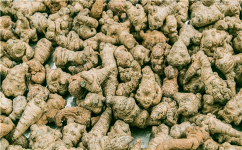 吃三七和喝三七叶子的区别,吃土三七导致肝损伤