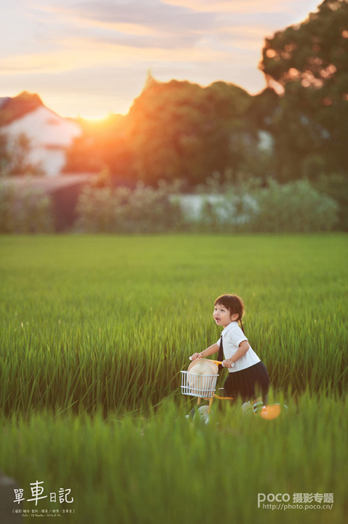 每个妈妈都是孩子的专属摄影师,每个妈妈都是孩子的摄影师