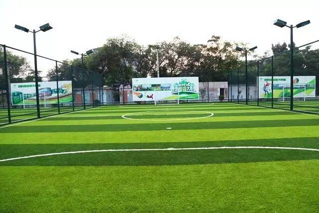 足球世界快来领取你的专属球员,足球世界邀请新人