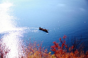 初冬的泸沽湖视频,初冬泸沽湖的水