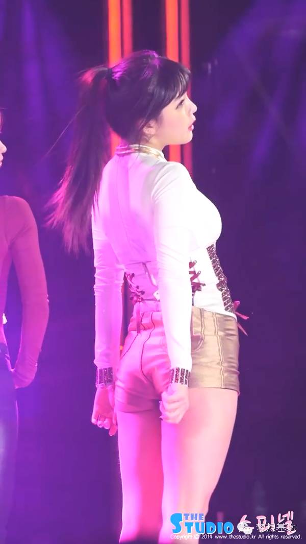 韩国身材最好的女团成员,韩国女团户外跳舞颜值身材超高