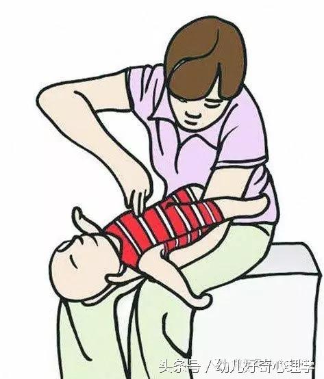 2016宝宝吃东西卡住喉咙急救办法宝宝吃东西干呕、、