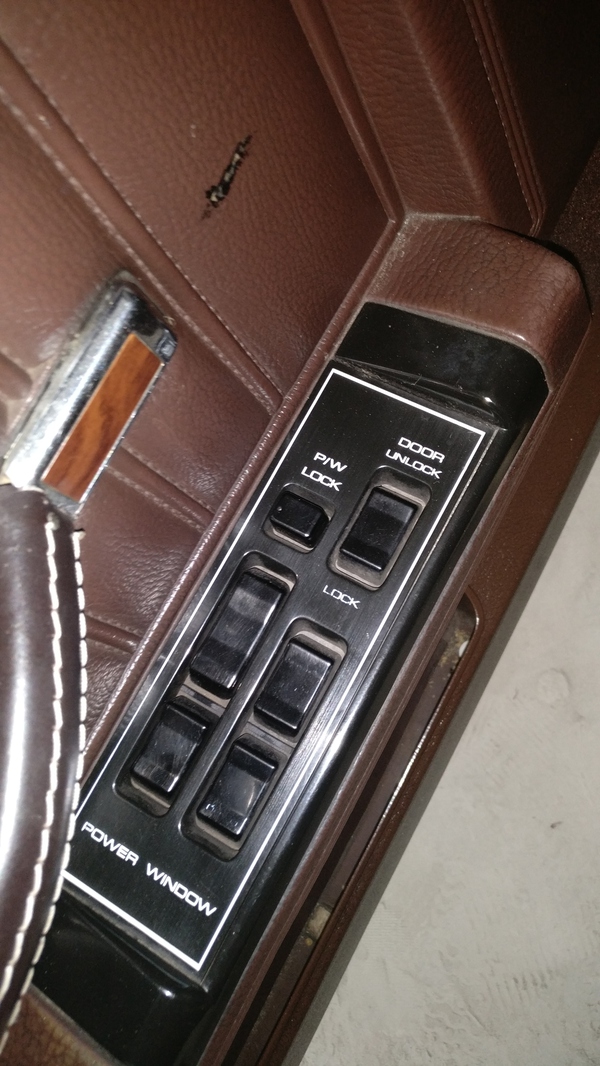 日产公爵王2015款旗舰,一代经典日产公爵王