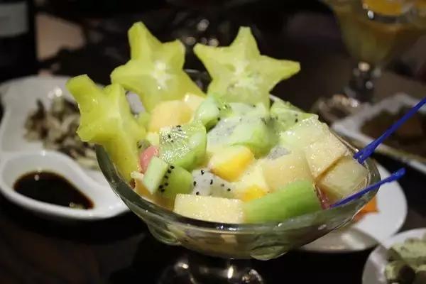 坪石第一家工业风清吧，在这里我可以泡一天。