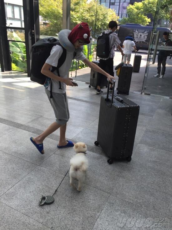 粉色的厂长太抢镜，EDG开启集训之旅