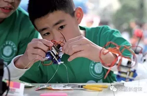 乐高未来创想馆搭建,未来科技机器人乐高