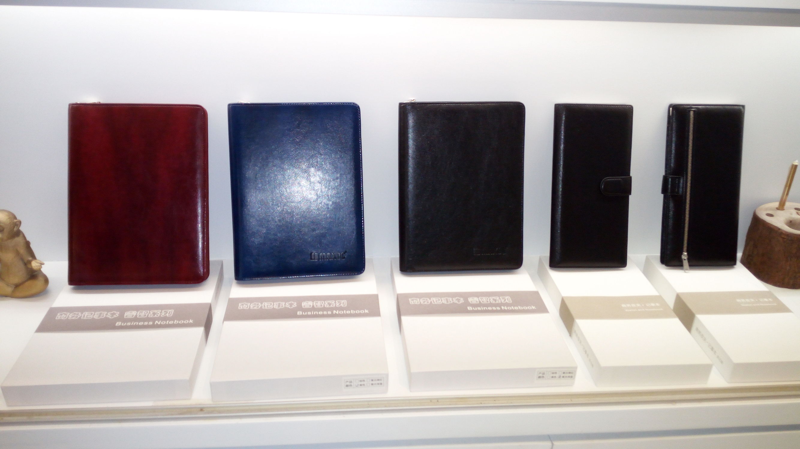 你信吗？记事本可以将商务礼仪体现的“淋漓尽致”