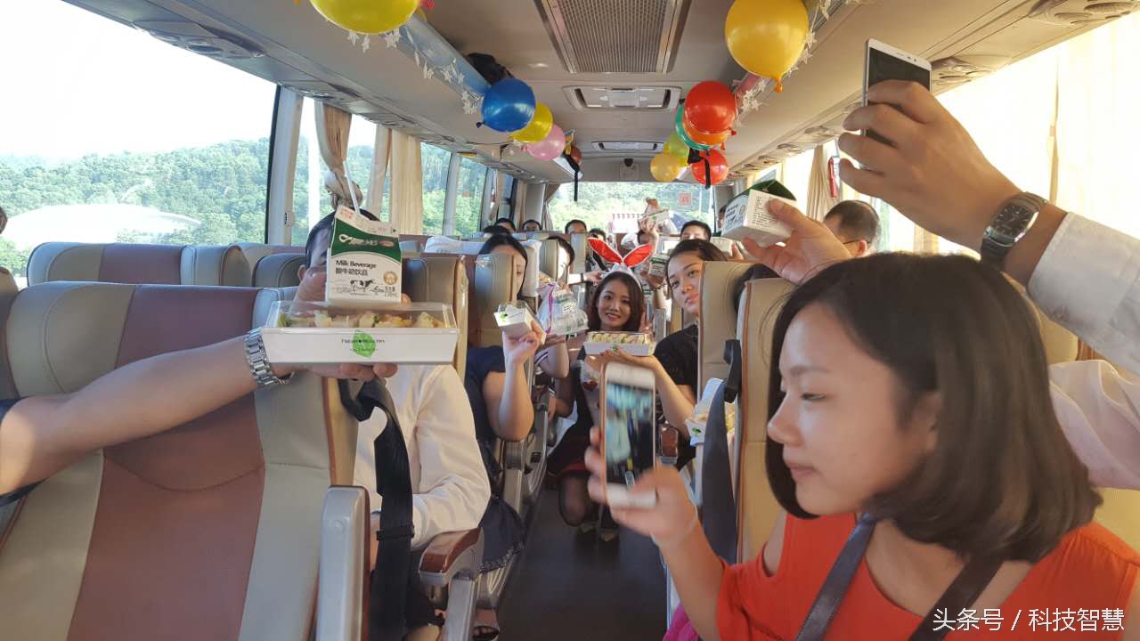 小猪巴士视频,小猪巴士车