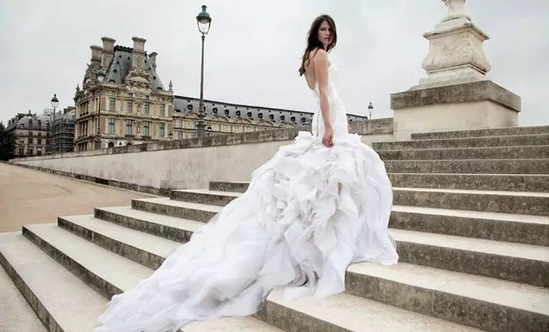 气质美女唯美梦幻婚纱,世界最美的顶级婚纱