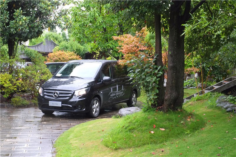 梅赛德斯奔驰威霆mpv,试驾20款奔驰威霆7座商务mpv