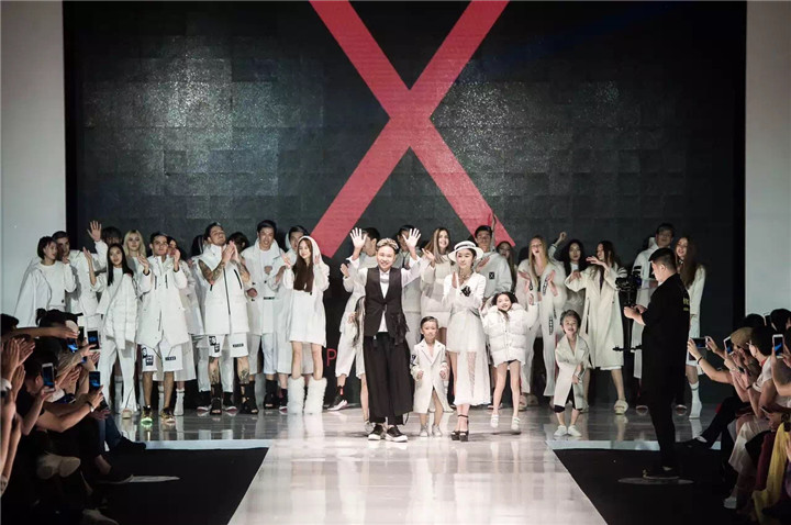 时尚播报┃X132星球时尚发布会自嗨到爆！