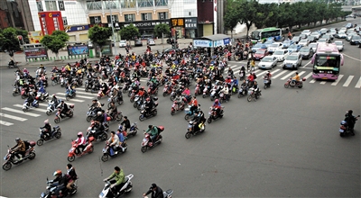 记录农村女孩出来打工的十年,记录创业女人的真实生活