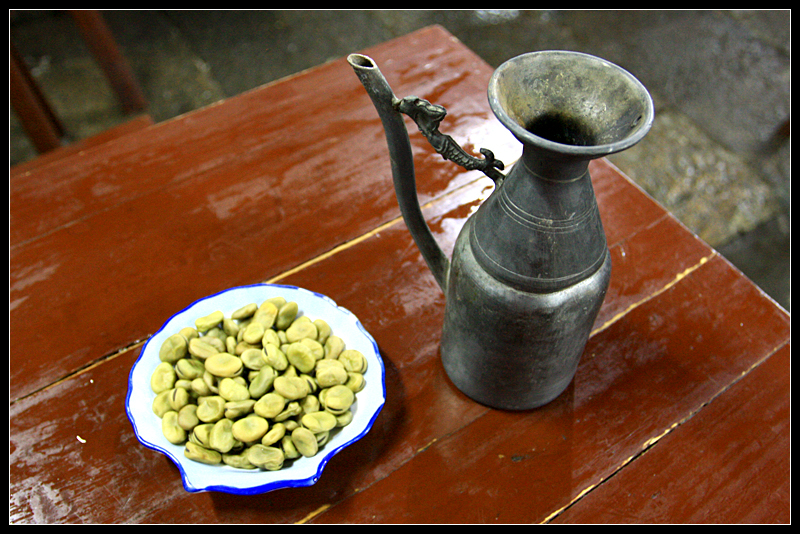 孔乙己喝黄酒吃茴香豆啥意思,黄酒和孔乙己