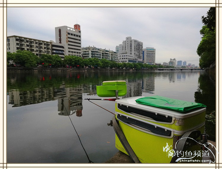 钓鱼独辟蹊径,钓鱼不求渔获