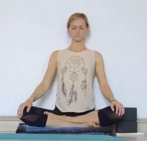 一套靠墙的阴式瑜伽,睡前简单的阴式瑜伽跟练