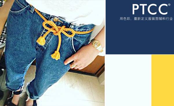 把绳子绑在脖子和脚踝上,把绳子系腰上