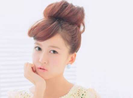 30岁的女人扎什么头发简单又好看,30岁女人扎什么头发简单又好看