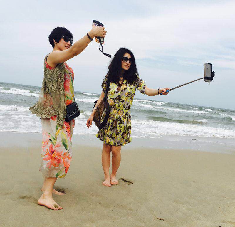 认错人的尴尬经历,打招呼认错人如何化解尴尬