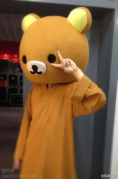 泳衣上有多根带子怎么穿,泳衣后背的带子怎么系