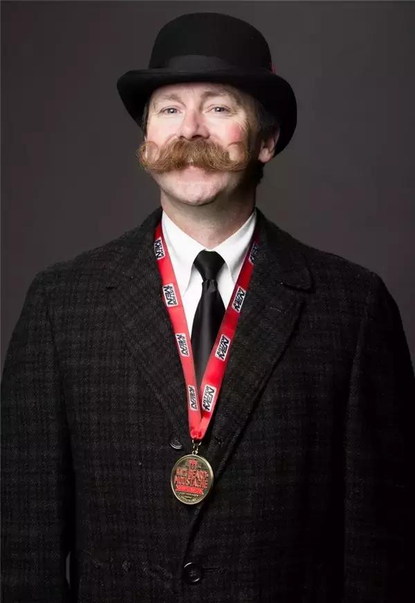 胡须艺术|看风骚大叔们胡须造型的狂欢