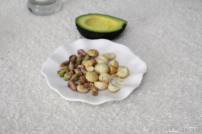 快速消灭坚果的最简单、快捷方法，1分钟轻轻松松搞定