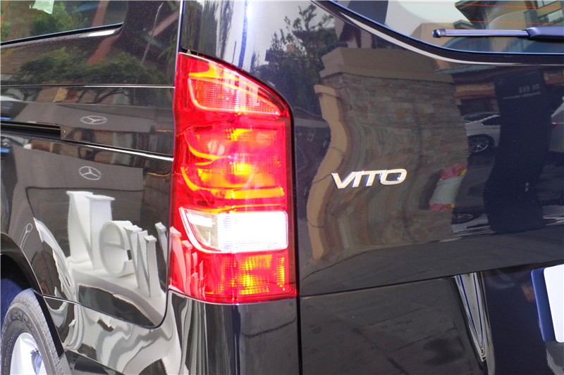 梅赛德斯奔驰威霆mpv,试驾20款奔驰威霆7座商务mpv