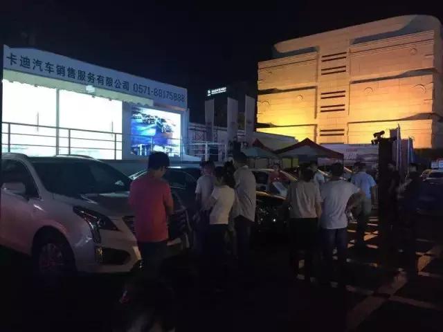 昨天临平两大地标建筑被挤爆了！今天还要继续！