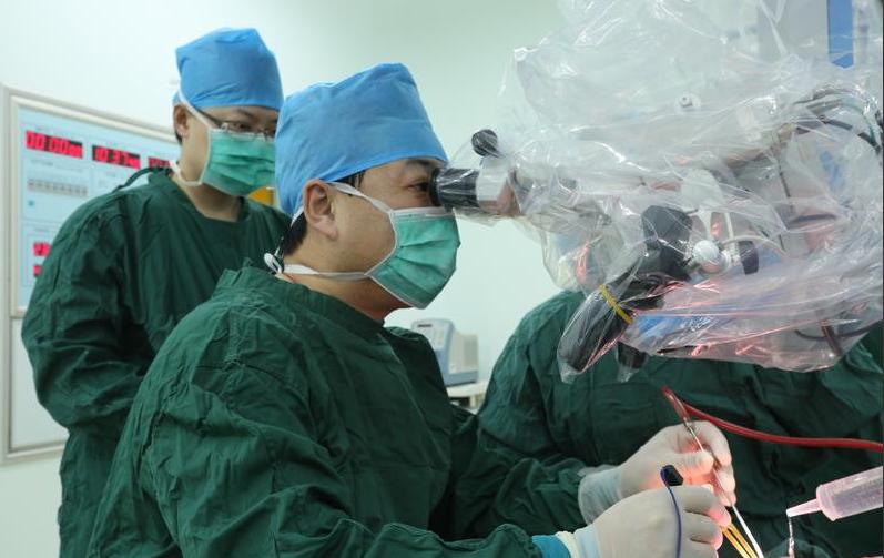 脑胶质瘤患者到底能治好吗?