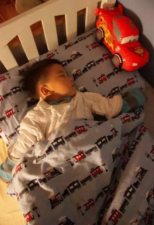 这个深圳老妈，为了萌娃怒改家中12㎡客房！