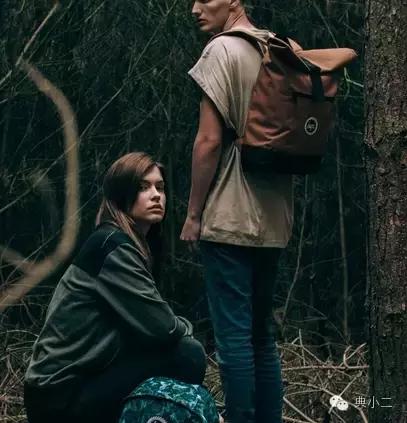 实用折叠双肩包,实用休闲多功能轻巧的双肩包