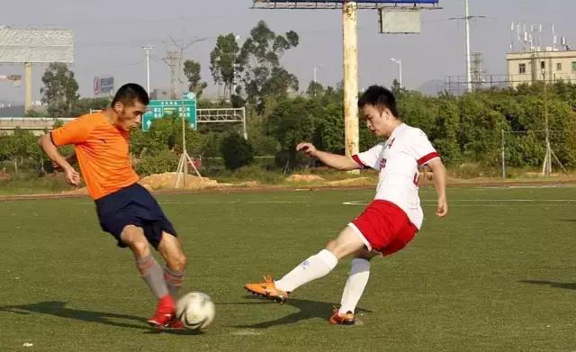 足球赛鸣哨开赛,公司足球赛开赛