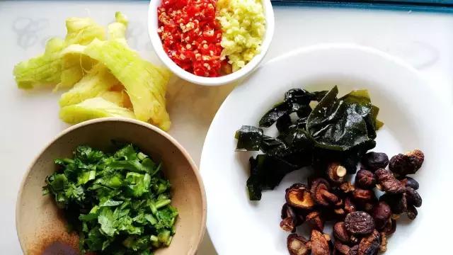 自己炒红油底料,自己制作不辣的麻辣香锅底料教程