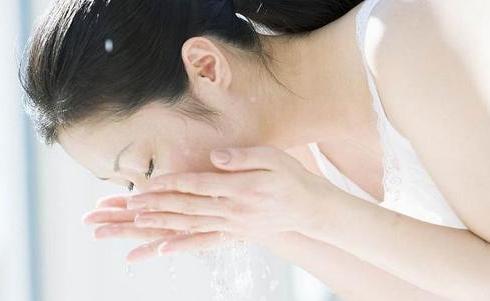 「湿气重」易长痘，用这几招最见效