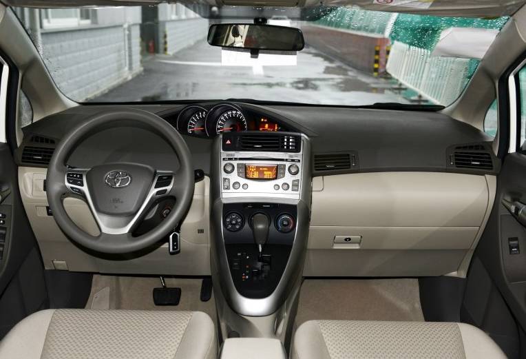 丰田逸致与途安,强者之间的对决谁更胜一筹