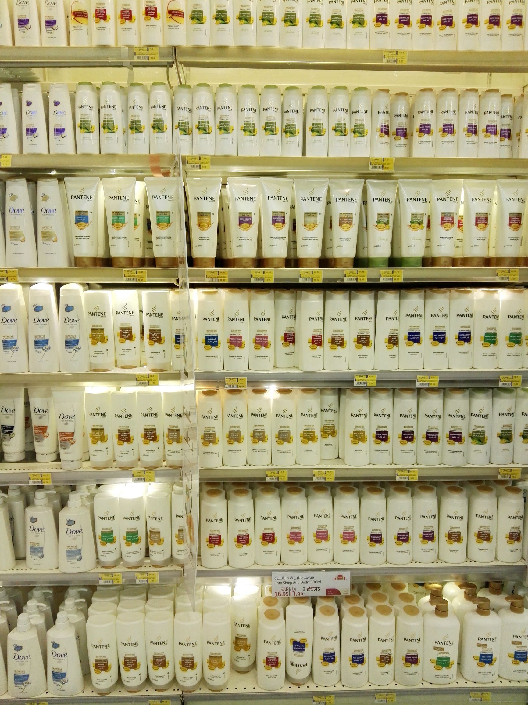 沙特阿拉伯的超市，最爱聘请男收银员