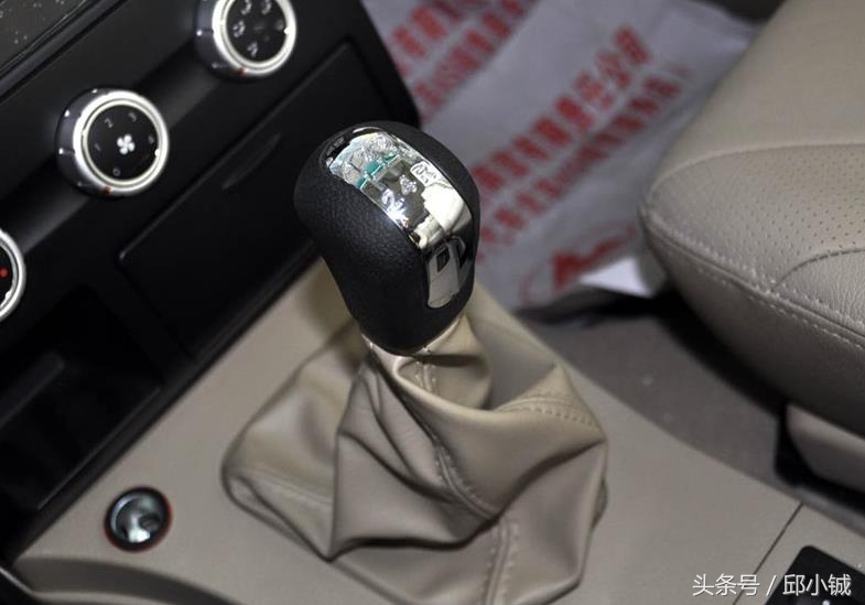 有颜值的suv家用40万,一款颜值高内饰美动力强的小型suv