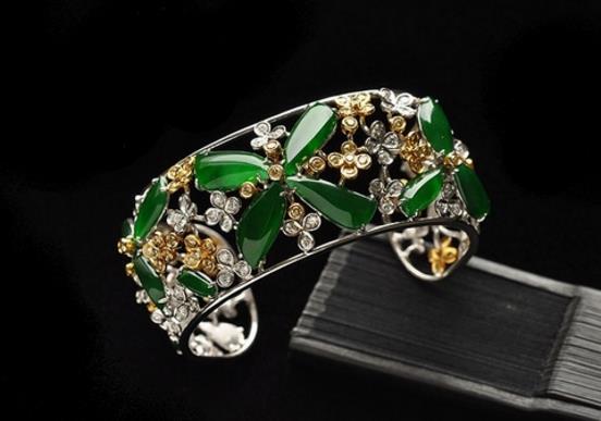 金镶玉掉色修补多少钱,金镶玉上的金子会掉色吗