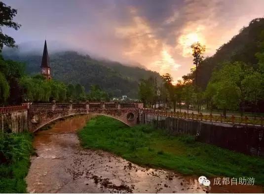 成都周边温泉排名前十名,成都周边最便宜的温泉度假村