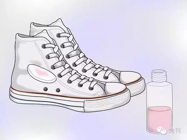 你的小白鞋脏了是怎么洗白的,小白鞋臭的小妙招不用小苏打