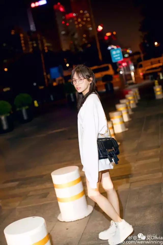 你的小白鞋脏了是怎么洗白的,小白鞋臭的小妙招不用小苏打