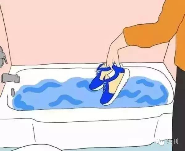 你的小白鞋脏了是怎么洗白的,小白鞋臭的小妙招不用小苏打