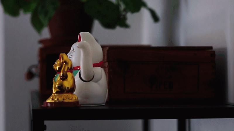 你拿镜子晃人时，有人用它点亮地下室居住者的家，为100万人带去温暖的阳光！