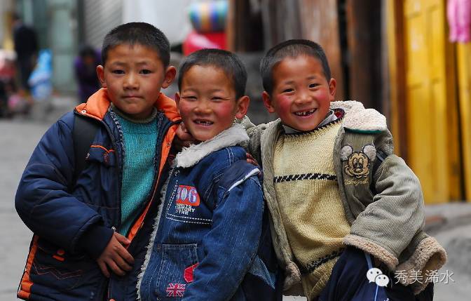 浠水伢儿们，记不记得哪个给你们发的蒙？