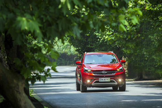 新款瑞虎71.6t最低配落地价,最近瑞虎71.5t豪华版落地价