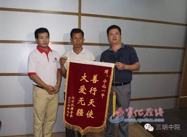 三明新闻速读：三明将乐县一女子因与古玩店店主有债务纠纷，*债讨**不成当街引燃液化气瓶相威胁